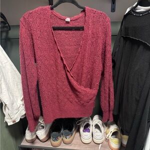Old Navy Women's V-Neck Sweater in Deep Rose
